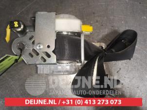Daihatsu Materia Front seatbelt, right O568188 photo 2