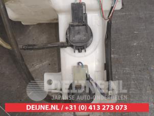 Daihatsu Sirion Scheibensprühertank vorne O568207 foto 3