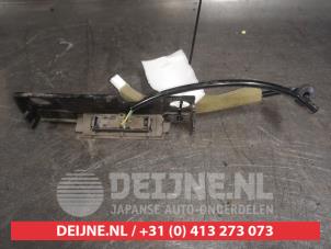 Nissan Micra Schakelaar achterklep O568374 foto 2