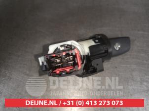 Nissan Micra Kontaktslot+Sleutel O568377 foto 3