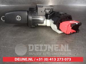 Nissan Micra Kontaktslot+Sleutel O568377 foto 2