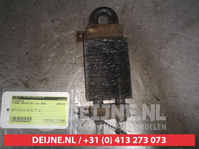 Gebruikte Oliekoeler Hyundai Santa Fe II (CM) 2.7 V6 24V 4x4 Prijs op aanvraag aangeboden door V.Deijne Jap.Auto-onderdelen BV