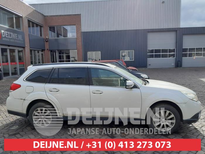 Subaru Legacy Türscheibe 4-türig rechts hinten O568874