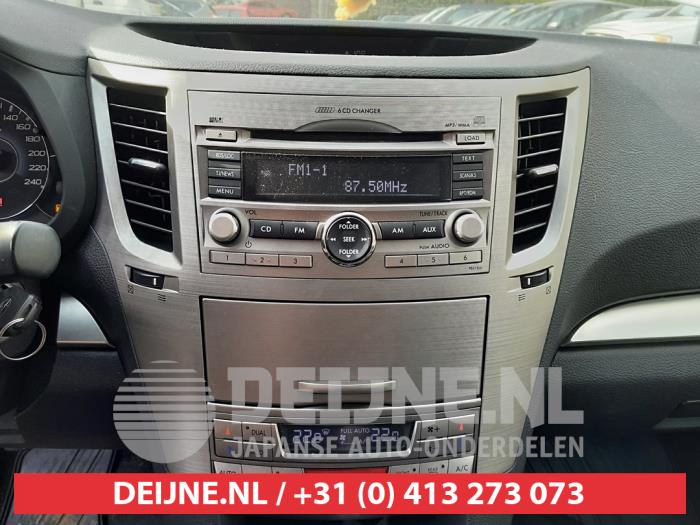 Subaru Legacy Radio O568884