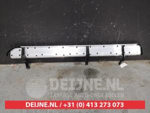 Toyota Hilux Treeplank links O568933 foto 2