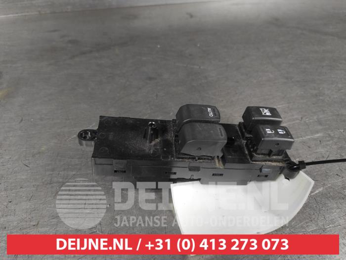 Suzuki Swift Combischakelaar ramen O569131