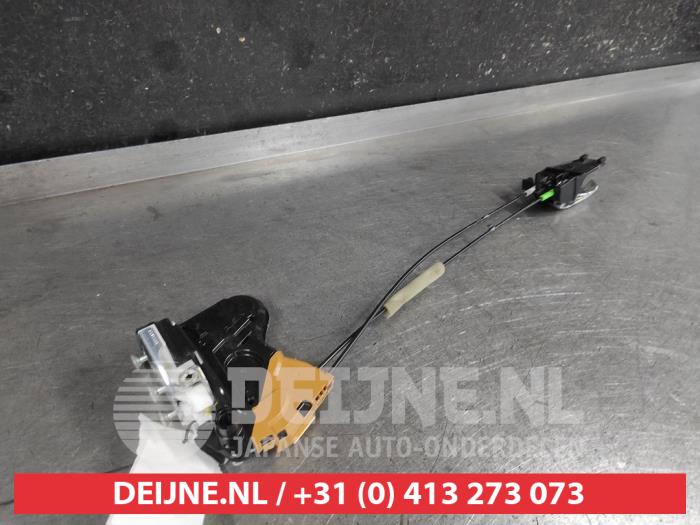 Suzuki Swift Deurslot Mechaniek 4Deurs rechts-voor O569149
