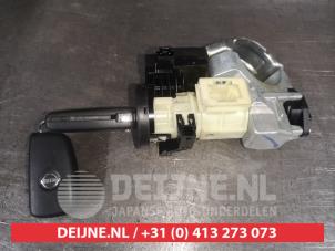 Nissan Qashqai Kontaktslot+Sleutel O569450 foto 2