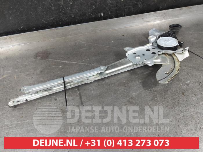 Suzuki Swift Ruitmechaniek 2Deurs links-voor O569474