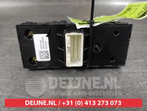 Kia XCeed Multi-functional window switch O569574 photo 2