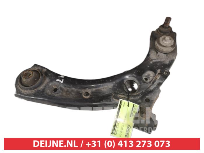 Mazda 3 Draagarm onder links-voor O569612
