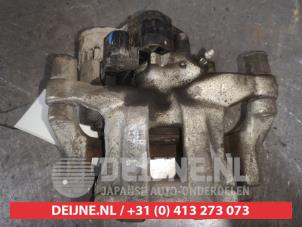 Gebruikte Remklauw (Tang) links-achter Mazda 3 Sport (BP) 2.0 SkyActiv-G 165 16V Prijs € 125,00 Margeregeling aangeboden door V.Deijne Jap.Auto-onderdelen BV