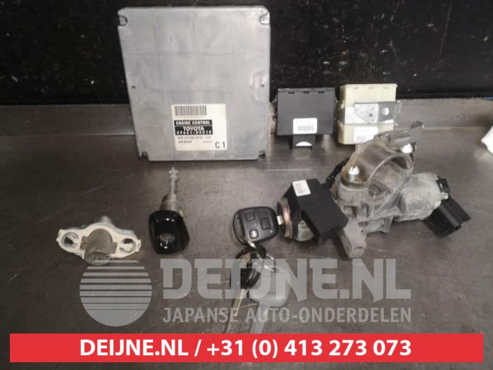 Toyota Avensis Slotenset Cilinder (compleet) O570065