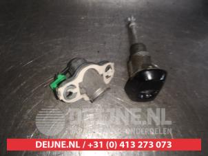 Toyota Avensis Slotenset Cilinder (compleet) O570065 foto 2