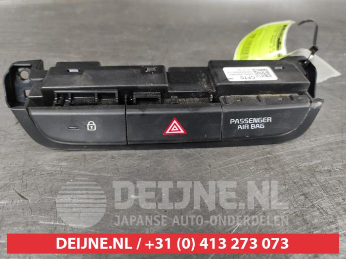 Kia XCeed Panikbeleuchtung Schalter O570137