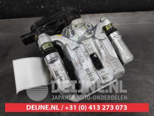 Kia XCeed Remklauw (Tang) links-achter O570292 foto 2