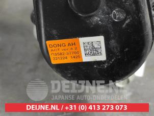 Kia XCeed Rear brake calliper, right O570299 photo 3