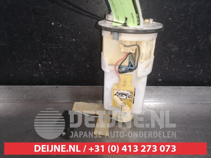 Gebruikte Tank element Pomp Toyota Yaris (P1) 1.3 16V VVT-i Prijs € 25,00 Margeregeling aangeboden door V.Deijne Jap.Auto-onderdelen BV