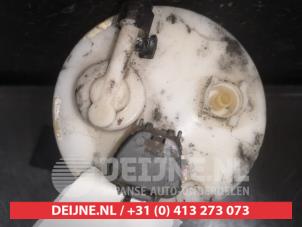 Toyota Yaris Brandstofpomp Elektrisch O570345 foto 2