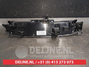 Lexus CT 200h Heater control panel O570629 photo 2