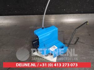 Hyundai I10 Door lock mechanism 4-door, front left O570652 photo 2