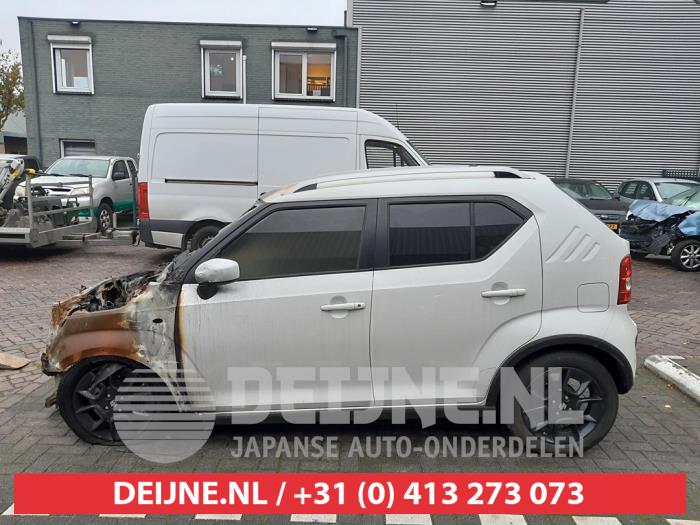 Suzuki Ignis Driehoeks Ruit links-achter O570680