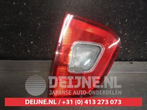 Gebruikte Reflector achterklep links Suzuki Ignis (MF) 1.2 Dual Jet 16V Prijs € 50,00 Margeregeling aangeboden door V.Deijne Jap.Auto-onderdelen BV