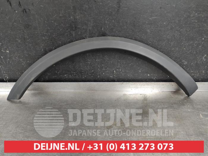Suzuki Swift Spatbord Lijst O570949