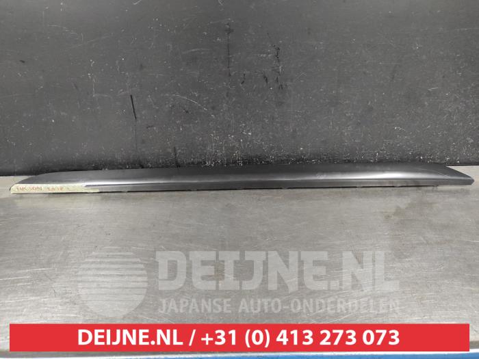 Hyundai Tucson Side skirt, left O570972