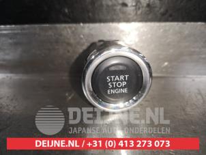 Mitsubishi Outlander Start/Stop schakelaar O571163 foto 2