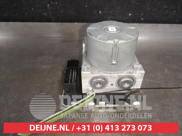 Gebruikte ABS Pomp Mitsubishi Outlander (GF/GG) 2.4 16V PHEV 4x4 Prijs € 50,00 Margeregeling aangeboden door V.Deijne Jap.Auto-onderdelen BV
