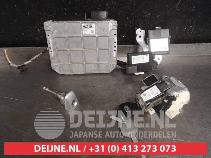 Toyota Verso Kontaktslot+Sleutel O571276
