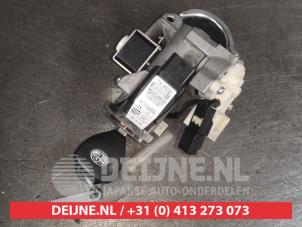 Toyota Verso Kontaktslot+Sleutel O571276 foto 2