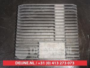 Gebruikte Radio versterker Hyundai Kona (OS) 1.0 T-GDI 12V Mild Hybrid 48V Prijs op aanvraag aangeboden door V.Deijne Jap.Auto-onderdelen BV