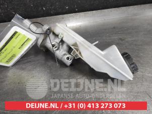 Mazda 3 Master cylinder O571590 photo 2