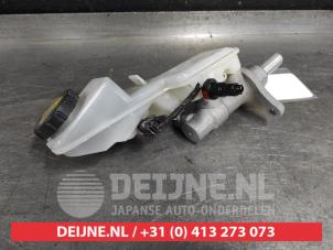 Gebruikte Hoofdremcilinder Mazda 3 (BM/BN) 2.2 SkyActiv-D 150 16V Prijs € 50,00 Margeregeling aangeboden door V.Deijne Jap.Auto-onderdelen BV