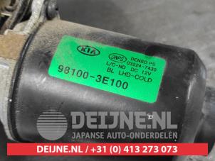 Kia Sorento Front wiper motor O571694 photo 2