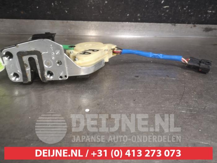 Kia Sorento Deurslot Mechaniek 4Deurs rechts-achter O571715