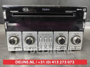 Gebruikte Radio Kia Sorento I (JC) 2.5 CRDi 16V VGT Prijs op aanvraag aangeboden door V.Deijne Jap.Auto-onderdelen BV