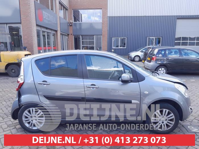 Suzuki Splash Portiergreep 4Deurs rechts-voor O572055