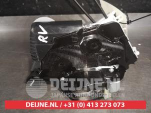 Toyota Aygo X Deurslot Mechaniek 4Deurs rechts-voor O572211 foto 3