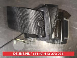 Toyota Avensis Rear seatbelt, right O572358 photo 2
