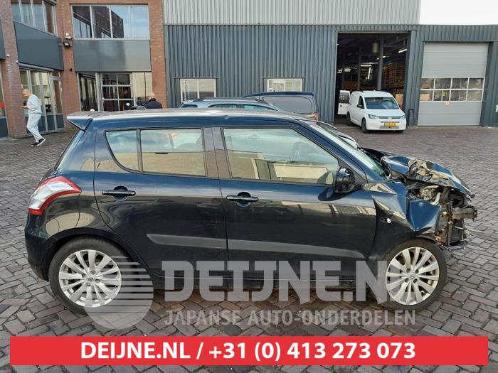 Suzuki Swift Türscheibe 4-türig rechts vorne O572442