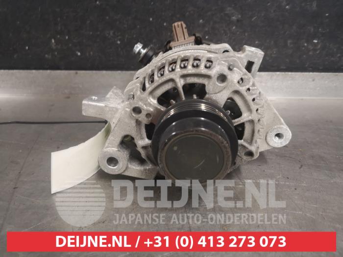 Gebruikte Dynamo Toyota Yaris III (P13) 1.33 16V Dual VVT-I Prijs € 45,00 Margeregeling aangeboden door V.Deijne Jap.Auto-onderdelen BV