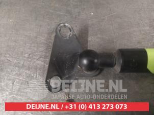 Toyota Landcruiser Gasdemper links-achter O573490 foto 2