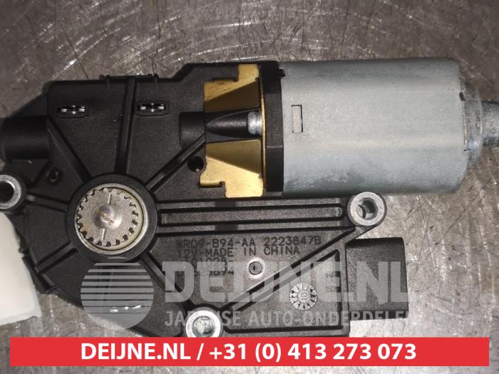 Nissan Murano Sunroof motor O573663