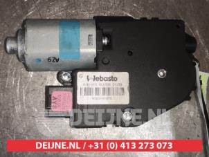 Nissan Murano Schiebedach Motor O573663 foto 3