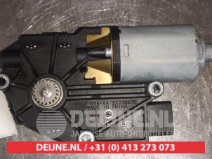 Gebruikte Schuifdak Motor Nissan Murano (Z51) 2.5 dCi 16V 4x4 Prijs € 150,00 Margeregeling aangeboden door V.Deijne Jap.Auto-onderdelen BV