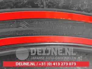 Suzuki Swift Wheel arch strip O573716 photo 3