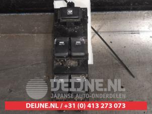 Gebruikte Combischakelaar ramen Kia Cee'd Sportswagon (JDC5) 1.6 CRDi 16V VGT Prijs € 50,00 Margeregeling aangeboden door V.Deijne Jap.Auto-onderdelen BV